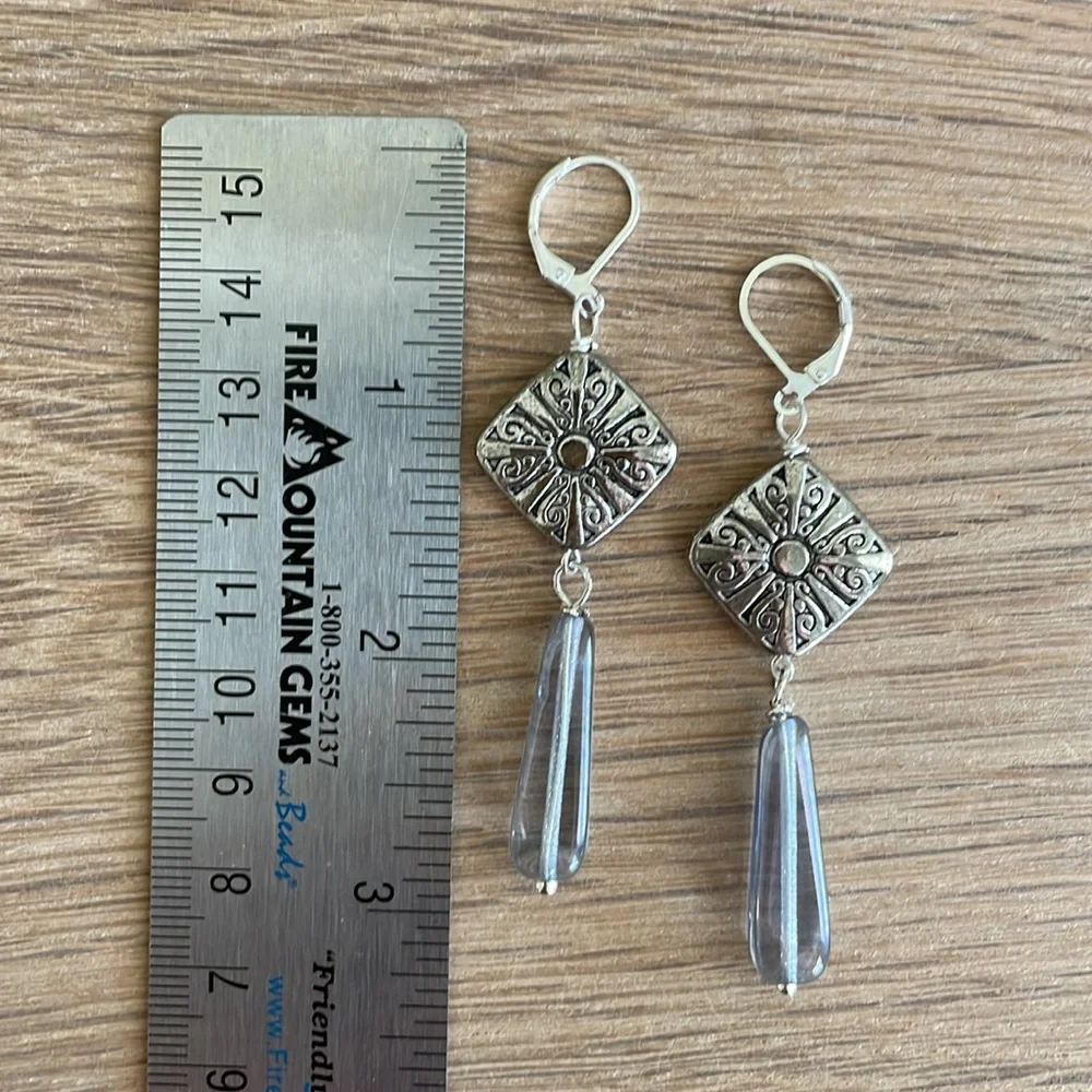 HAND CRAFTED EARRINGS Clear Grayish-Blue Drops Decorative Silver Plated Beads